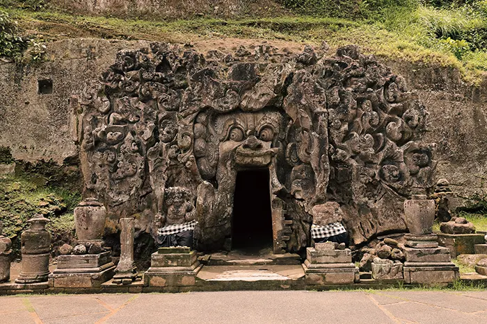 goa gajah jejak sejarah dan wisata spiritual di jantung bali
