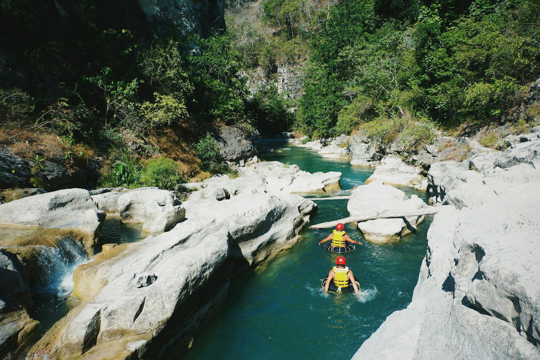 photo by life folk on pexels | wisata bali canyon tubing illustration